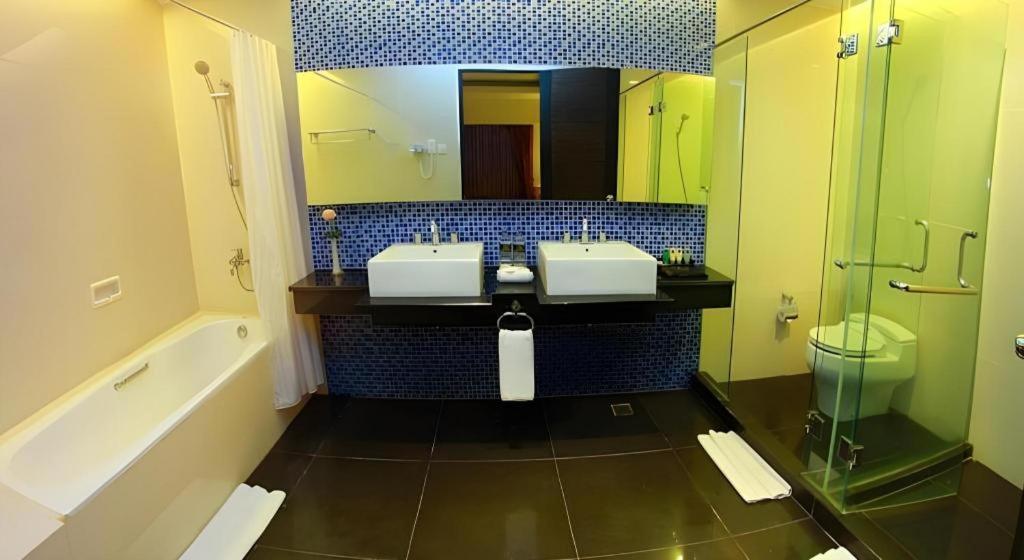 Grand Basko Hotel بادانج المظهر الخارجي الصورة